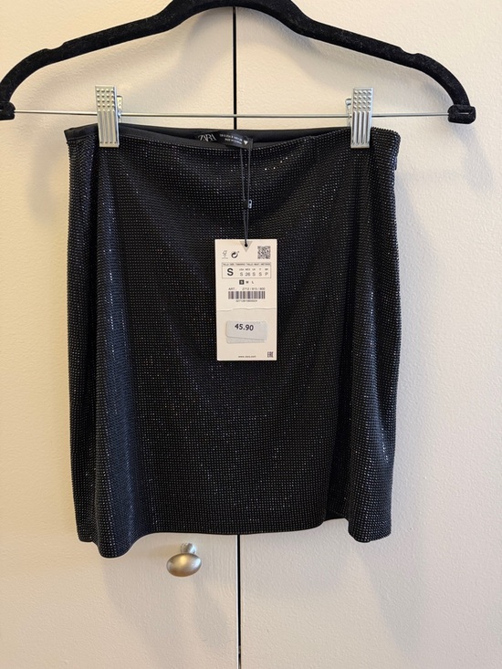 Zara Dresses & Skirts - Zara Women's Black Sequin Mini Skirt